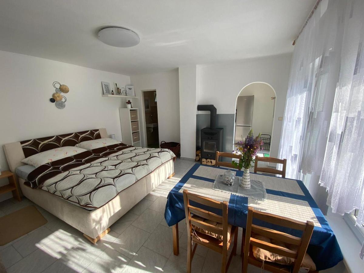 Apartman Beniskovec, Suchdol Nad Luznici Exterior photo